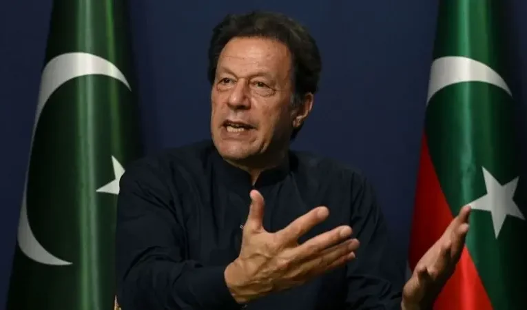 عمران خان کو نجی ہسپتال منتقل کرنے کے حکم سے متعلق عدالتی ریکارڈ وفاقی آئینی عدالت طلب
