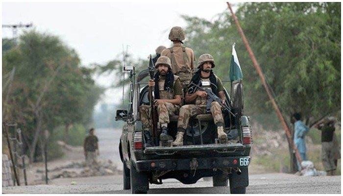 “باڑہ میں سکیورٹی فورسز کی کارروائی، 5 دہشت گرد ہلاک، اسلحہ اور گولہ بارود برآمد”