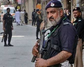 “ٹانک میں ٹریفک پولیس وین پر مسلح حملہ، 3 اہلکار جاں بحق، 3 افراد زخمی”