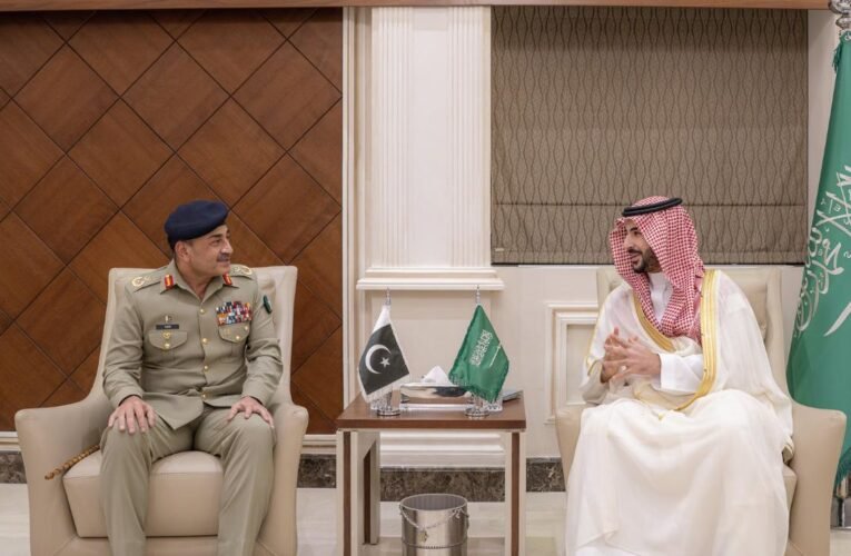 “سعودی عرب کو خطرہ ہوا تو پاکستان دفاع کے لیے مدد کرے گا، خواجہ آصف کا اہم بیان”